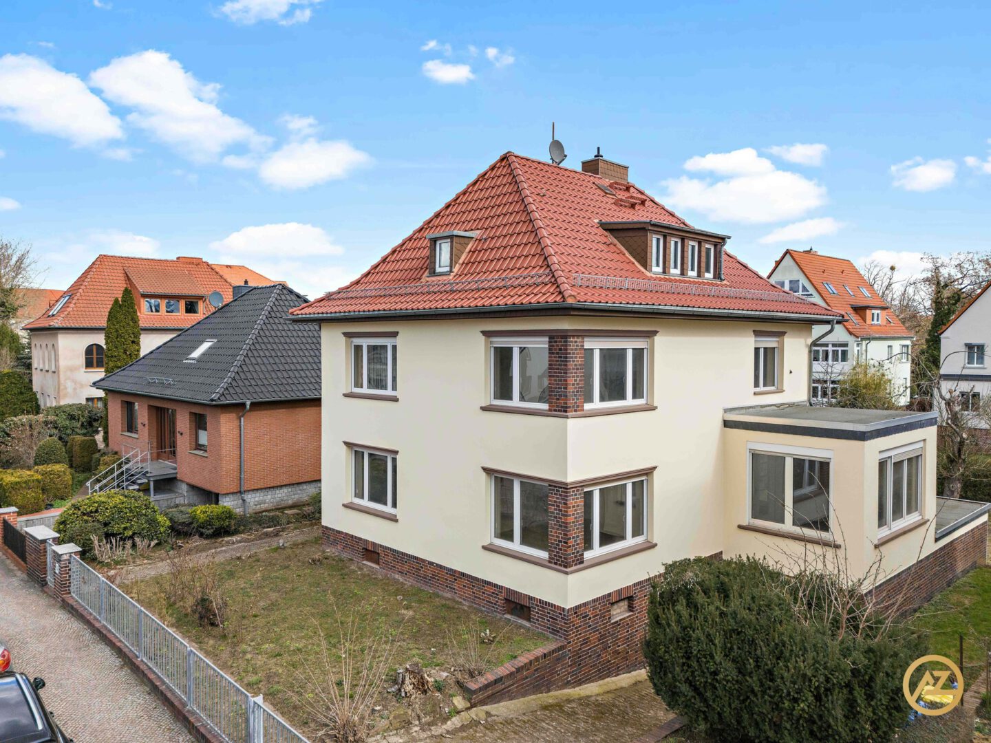 Straßenansicht