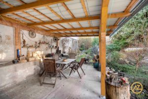 überdachte Terrasse